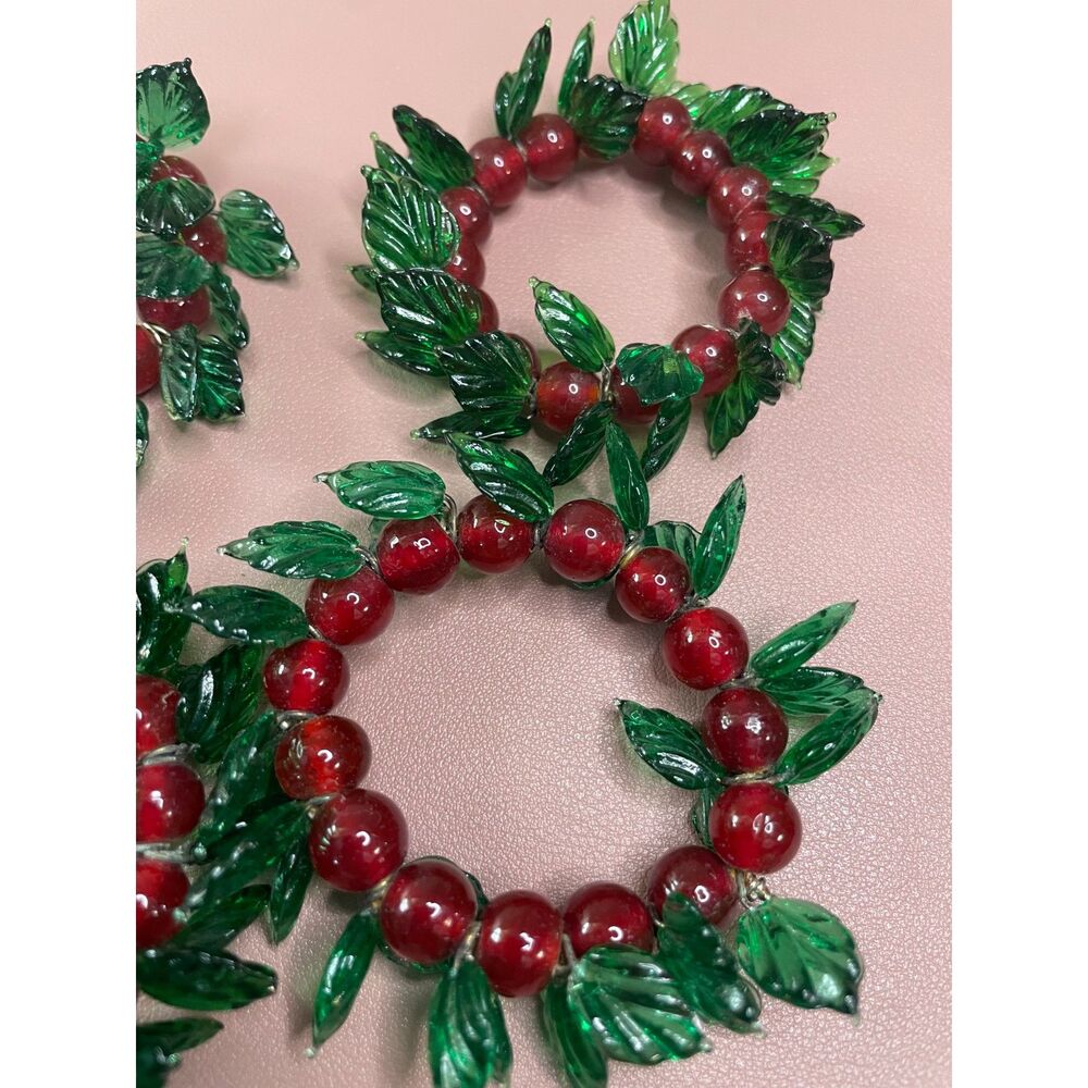 Set of 8 Vintage Beaded Holly Wreath Napkin Rings - Christmas Holiday Decor